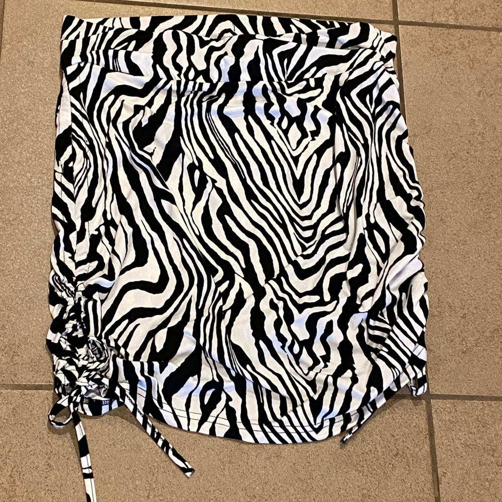 Monochrome Animal Print Skirt